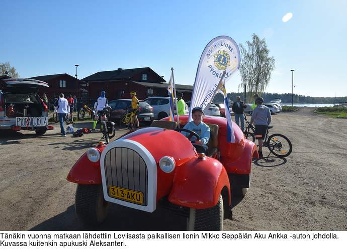 Tnkin vuonna matkaan lhdettiin Loviisasta paikallisen lionin Mikko Seppln Aku Ankka -auton johdolla. Kuvassa kuitenkin apukuski Aleksanteri.