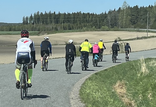 Reitti valittiin pikkuteitä pitkin kulkevaksi.